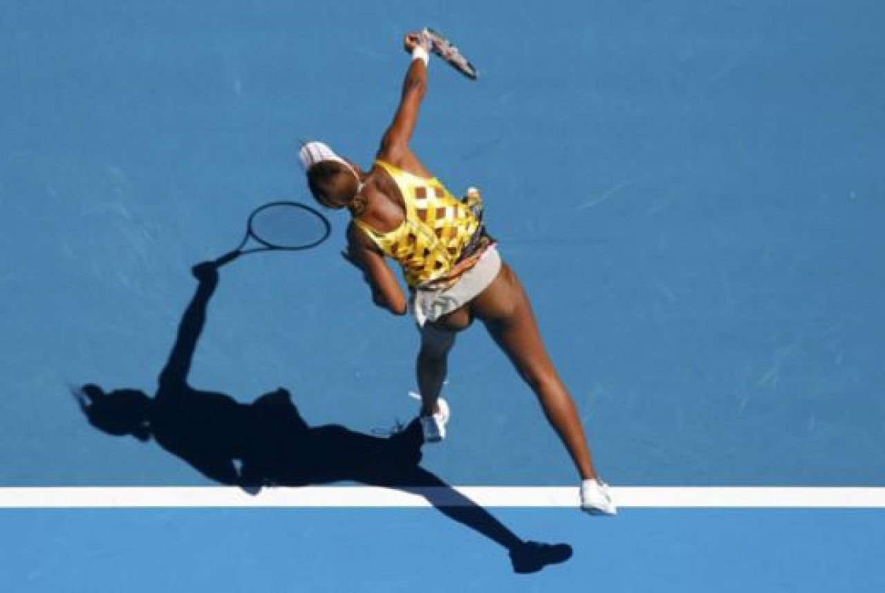 FOTO Chilotii NUD au scandalizat din nou lumea la Australian Open! Vezi ce fete au patit-o!_2