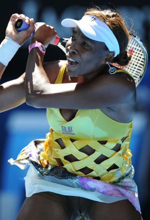 FOTO Chilotii NUD au scandalizat din nou lumea la Australian Open! Vezi ce fete au patit-o!_9