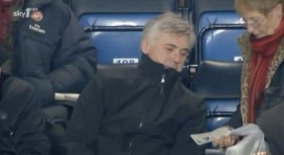 VIDEO / In Anglia nu conteaza ca esti antrenorul lui Chelsea! Cum a fost ridicat Ancelotti de pe scaun de o batrana :)))