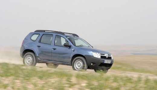 FOTO! Dacia vrea sa dea lovitura in 2011: Vezi cu ce schimbari vine Dusterul!_10