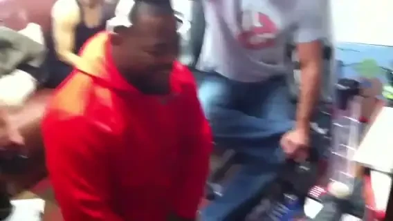 INCREDIBIL: Un luptator UFC ridica o minge cu PUTEREA MINTII! Este posibil asa ceva?