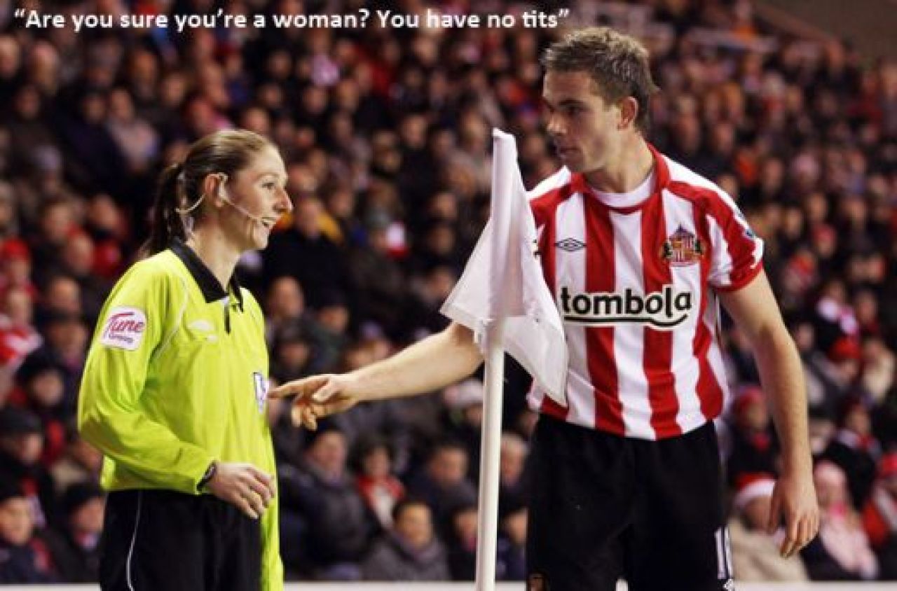 FOTO / Caterinca zilei in Anglia: Femeia-arbitru, trimisa la cratita de comentatorii Sky!_6