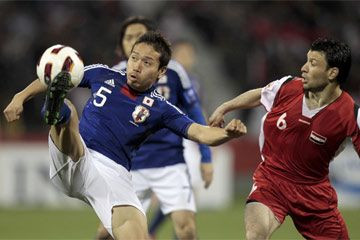 Un japonez pentru Barcelona 2011-2012? Vezi ce fundas urmareste Guardiola!