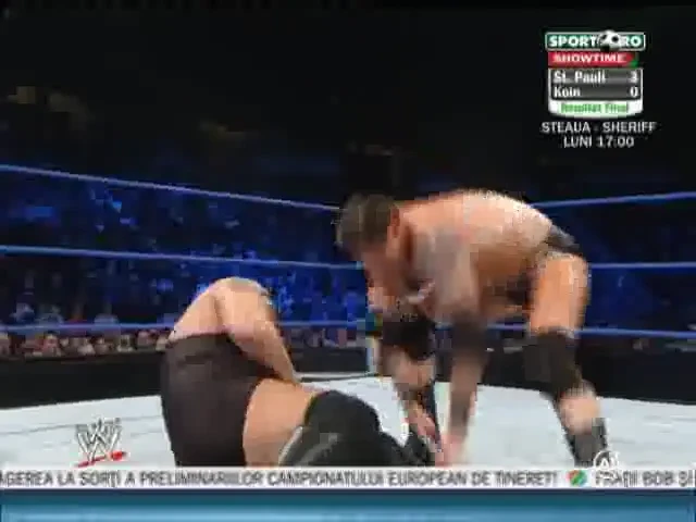 VIDEO-FABULOS! Ridica 220 de kilograme fara probleme! Big Show - DEMOLAT in mijlocul ringului!