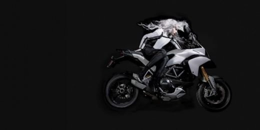 FOTO HOT: Ce forme&nbsp;sexy are noul Ducati! Vezi un pictorial incendiar!