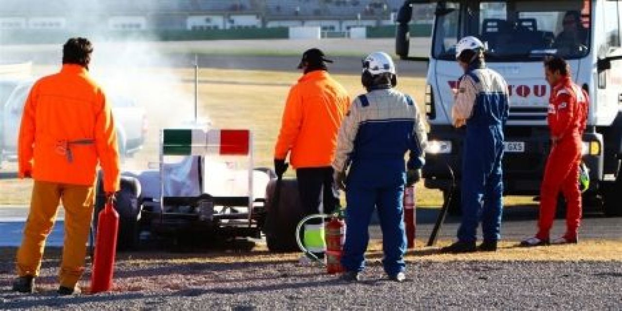 Primele probleme pentru Scuderie: Ferrari-ul lui Massa, in flacari la Valencia!_4