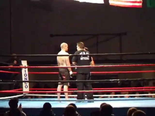 VIDEO: Lovitura venita din Iad! Vezi un KO fantastic, fenomenal, INCREDIBIL