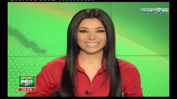 VIDEO HOT!! Adriana, superba sotie a lui Karambeu a devenit cea mai BUNA femeie arbitru din lume!