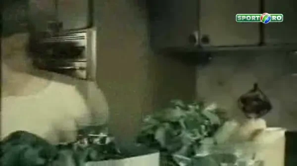 Femeile urasc fotbalul!!