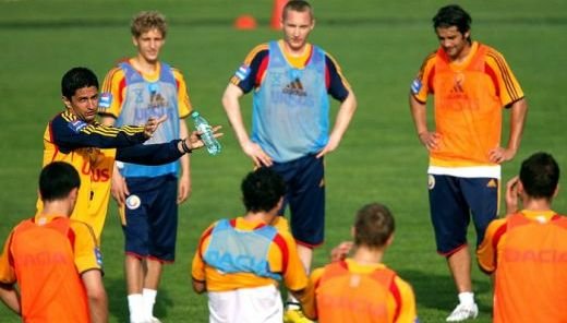 FRF a aruncat BOMBA: nationala joaca cele mai tari meciuri posibile in 2011! Vezi lista adversarelor de LUX ale Romaniei:_2