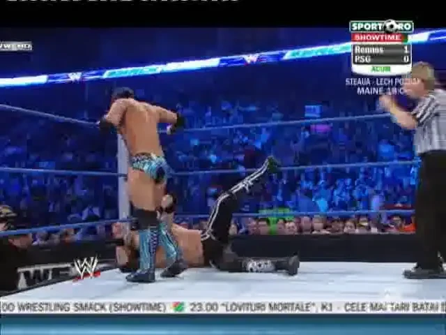 VIDEO: Campionul Mondial, DEMOLAT de 4 oameni! Vezi ce poate gruparea care a preluat controlul - Nucleul!