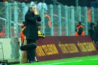 VIDEO / Hagi suparat pe unii dintre jucatorii Galatei: Imi pare rau ca unii nu si-au amintit ca a fost ziua mea si m-au facut sa fiu amarat!