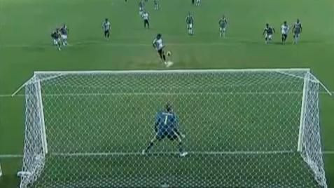 VIDEO! Panenka FAIL: A vrut sa-l umileasca pe portar, dar s-a facut singur de ras! Vezi o super faza!