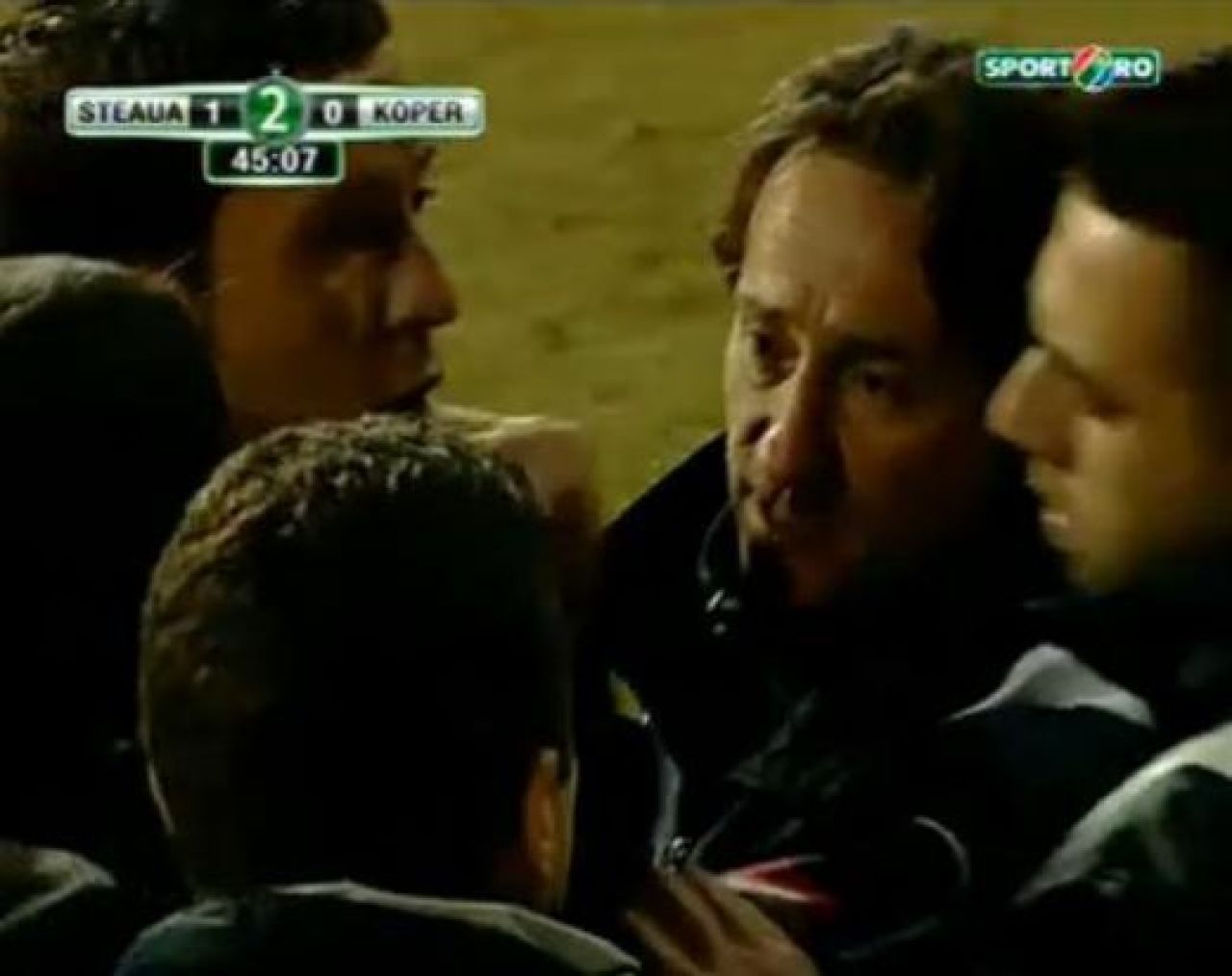 VIDEO INCREDIBIL! Lacatus a facut criza de nervi: la un pas de bataie cu antrenorul lui FC Koper!_2