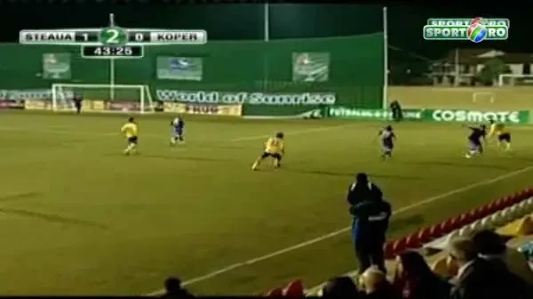 FOTO INCREDIBIL! Lacatus a facut criza de nervi: s-a luat la bataie cu antrenorul lui FC Koper!