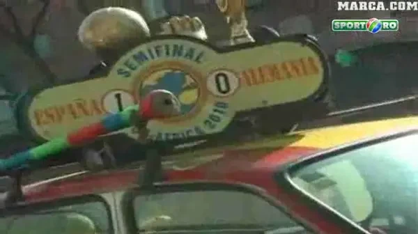 VIDEO FABULOS: Masina 'mascota' a Campionilor Mondiali este o... DACIA 1300 :))