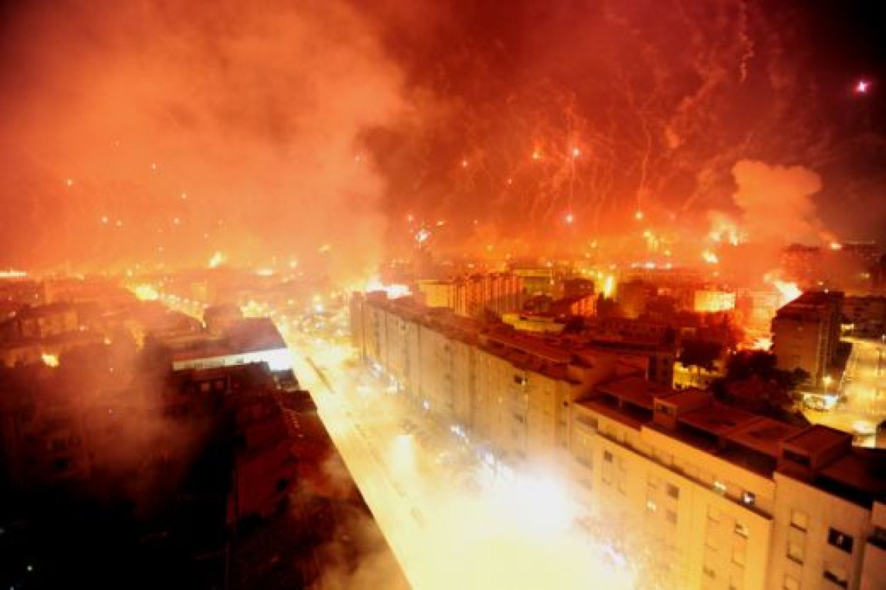 VIDEO Asa ceva n-ai mai vazut NICIODATA! Vezi cum au sarbatorit fanii lui Hajduk 100 de ani de la infiintarea clubului!_12