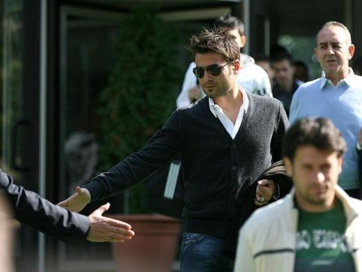 Mutu s-a suparat ca a fost pus sa plateasca nota la restaurant! Citeste un dialog INCREDIBIL!