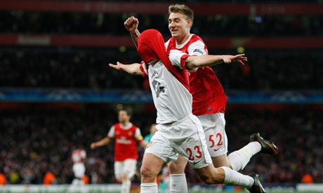 VIDEO Barcelona este de pe PAMANT! Vezi golul lui Villa din pasa lui Messi si bijuteria lui Van Persie_12