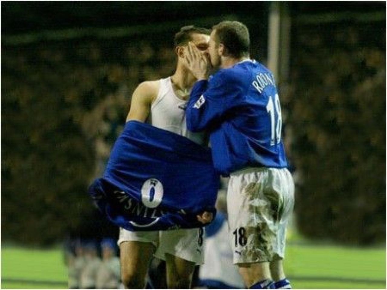 Cum arata Valentines Day in fotbal: saruturi, imbratisari si priviri calde :) FOTO:_2