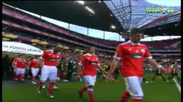 VIDEO Cardozo o ingroapa pe Stuttgart cu o dubla de senzatie! Benfica 2-1 Stuttgart! Vezi ce gol fabulos a dat inlocuitorul lui Marica!