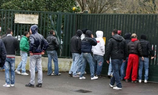 Mircea Lucescu a declansat haosul la Roma! Fanii au ATACAT azi baza de pregatire:_5