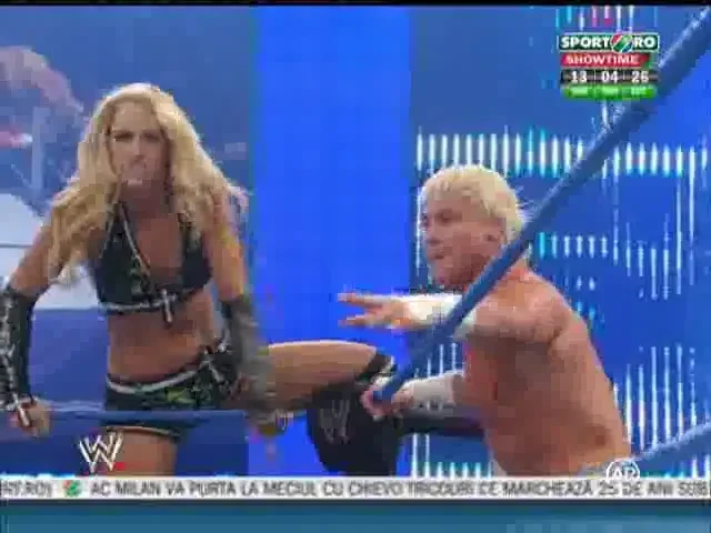 VIDEO: Lumea wrestlingului plange - Kelly Kelly a fost CONCEDIATA de catre Vickie Guerrero!