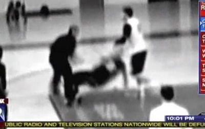 VIDEO / Agresiune PENALA la baschet! Un antrenor din SUA ar putea intra la puscarie: