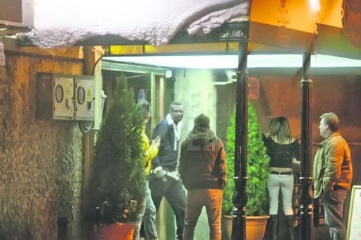 Petrecere inainte de retur! Bonfim, Ricardo si Maicon au petrecut pana dimineata cu N Doye!
