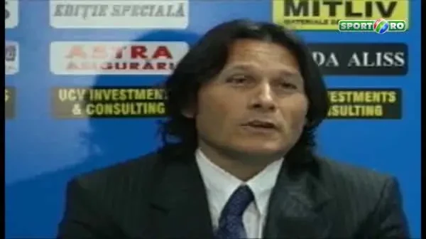 MAI TARE ca prezentarile lui Becali de la palat! Fara jucatori si traducere din romana in romana la Craiova! :))