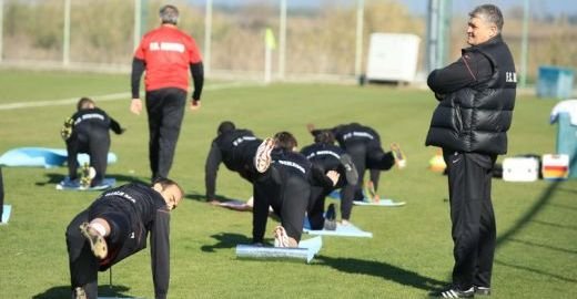 Culmea! Dinamo incepe anul cu probleme in ATAC! Andone: Macar ne-am rezolvat apararea! Meciul cu Pandurii se va juca!
