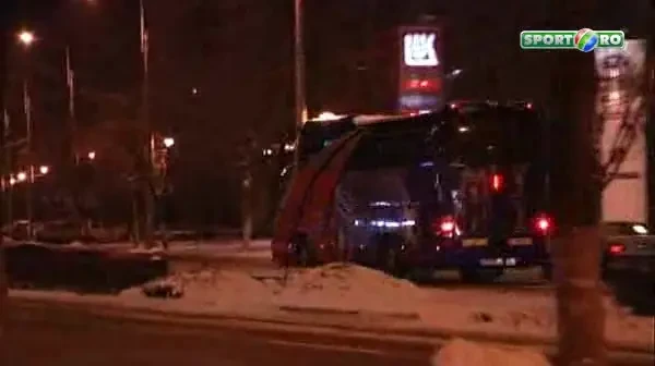 Steaua a ajuns la Craiova FARA Maicon! Vezi ce THRILLER au trait jucatorii in autocar! VIDEO