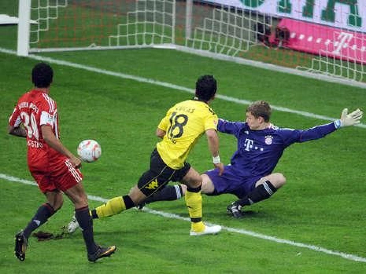 Asta e echipa ANULUI in Germania: Cum a fost UMILITA Bayern acasa de Dortmund! Vezi imagini!_6