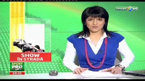 VIDEO FABULOS! El este pilotul debutant care a scos 200.000 oameni pe strazi!