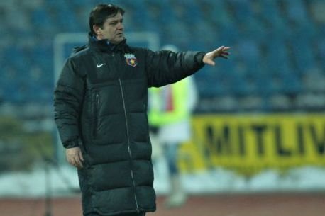 Vezi 5 concluzii dupa victoria Stelei de la Craiova! Dica departe de Stancu, tactica simpla a lui Lacatus si Marinescu SINGUR la mijloc!