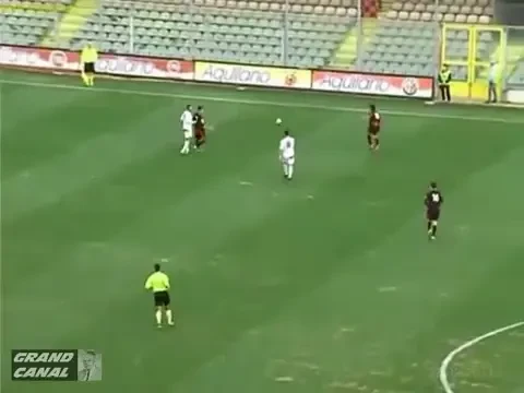 RUSINEA Italiei: s-au omorat in bataie pentru un gol! Un suporter in CARJE i-a calmat!