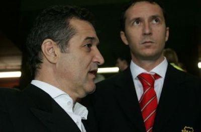 MM pierde teren in fata lui Gigi! Vezi reactia lui Mihai Stoica pe Facebook :)