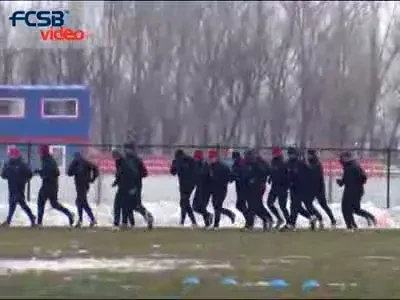 Asa se pregateste Steaua de prima victorie in Ghencea in 2011! Vezi imagini de la antrenamentul lui Lacatus de astazi!