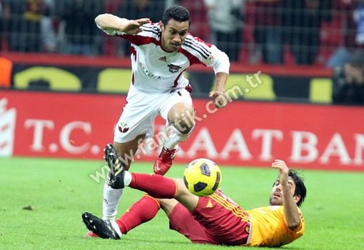 PLEACA HAGI de la Galata? Vezi ce a spus despre DEMISIE dupa eliminarea din Cupa!_9