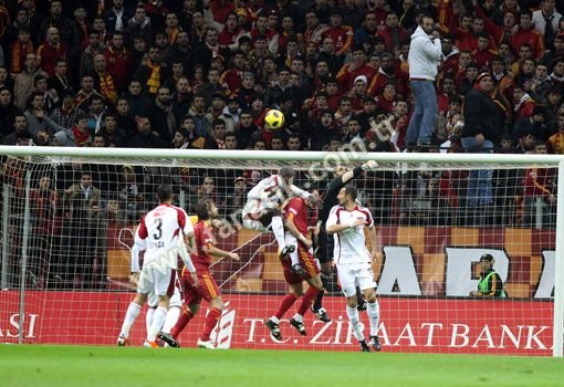 PLEACA HAGI de la Galata? Vezi ce a spus despre DEMISIE dupa eliminarea din Cupa!_11