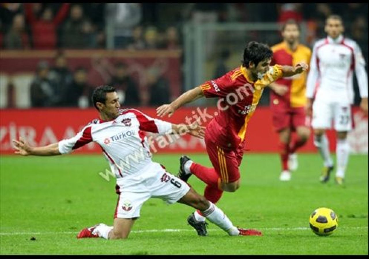 PLEACA HAGI de la Galata? Vezi ce a spus despre DEMISIE dupa eliminarea din Cupa!_14
