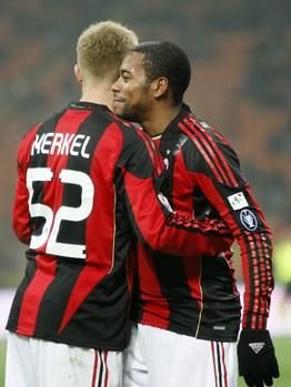 SUPER FOTO! Milan da lovitura cu un nou pusti senzatie: El este cel mai tanar jucator din istoria lui Milan dupa Maldini!_3