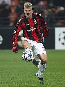 SUPER FOTO! Milan da lovitura cu un nou pusti senzatie: El este cel mai tanar jucator din istoria lui Milan dupa Maldini!_20