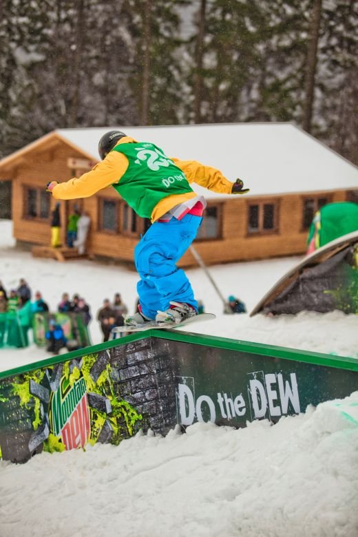 VIDEO! Sunt DUSI CU PLACA! Campionatul de snowboard se muta la Predeal!_2