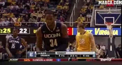 VIDEO / Asta-i cea mai BIZARA lovitura libera din istorie: