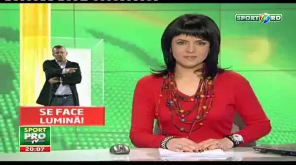 La Galati se scrie istoria: a fost ridicat primul stalp de nocturna! Fanii s-au adunat sa vada minunea!