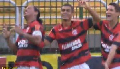 VIDEO: Ronaldinho, SHOW total! A marcat din scarita si a inventat un nou dans dupa gol!