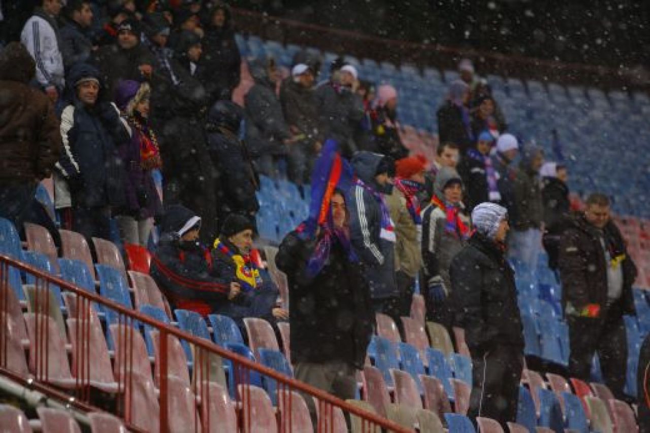 5000 de fani in Ghencea la primul meci al Stelei acasa in 2011! Vezi imaginea serii in Ghencea! :)_6