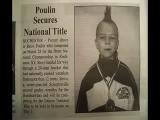 La doar 8 ani este o BESTIE! Are creasta si isi umileste adversarii - vezi VIDEO!