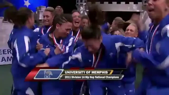 Crezi ca e POSEDATA? VEZI cea mai tare bucurie din istorie!